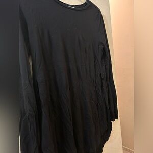 Old navy top with slits on both sides size small black